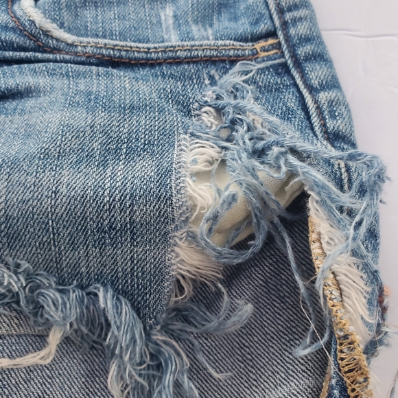 Abercrombie & Fitch Super Short distressed Jean Shorts Size 2 - Picture 4 of 4